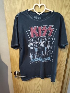 Kiss Black Vintage Graphic Tee with Red Logo